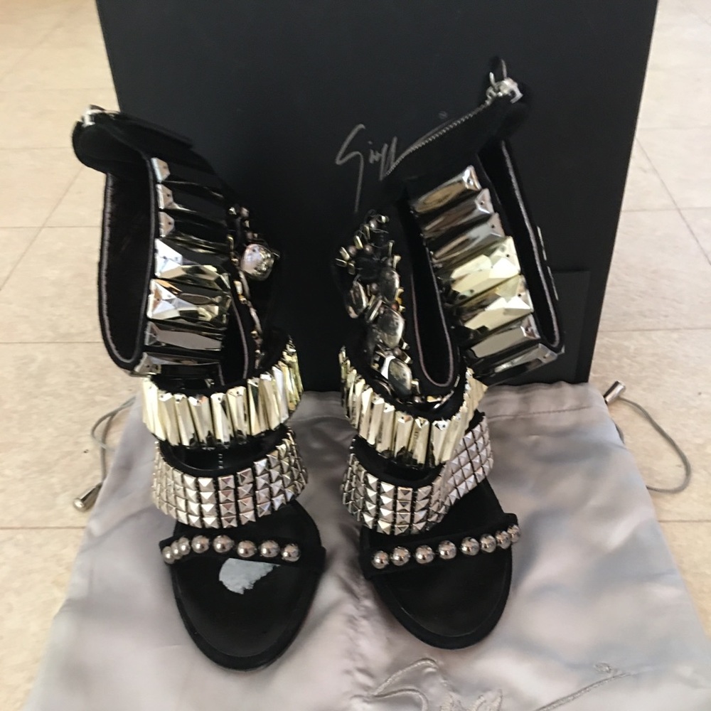 *LIMITED EDITION* Giuseppe Zanotti 🔥